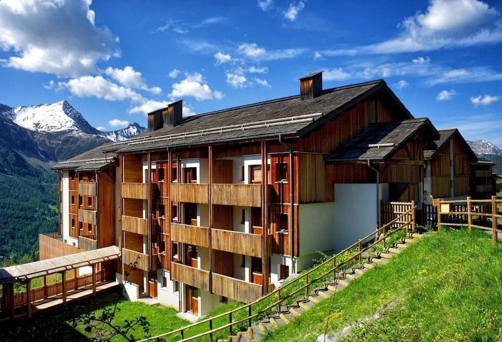 Stay in the Ecrins National Park