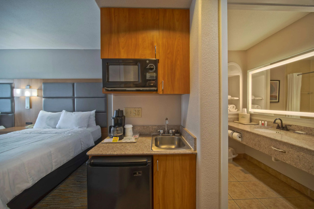 Wingate by Wyndham Houston Bush Intercontinental Airport