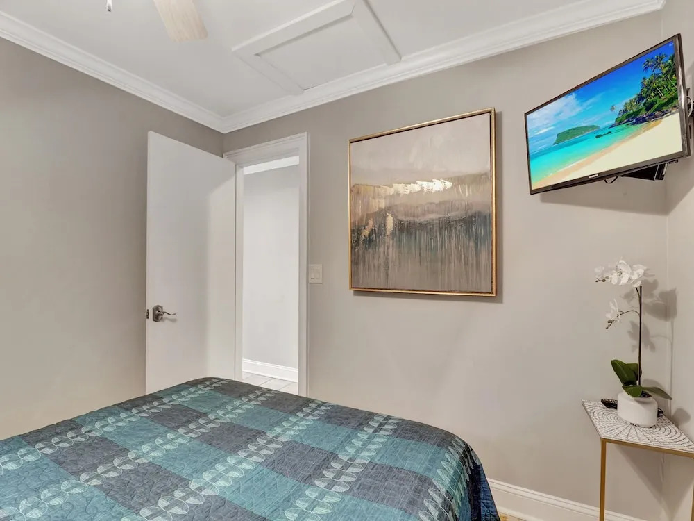 The Breakers Oceanfront 1 Bedroom Villas