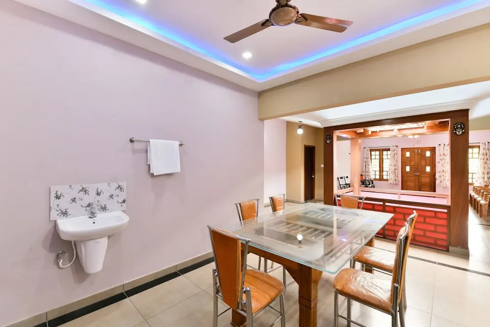 OYO 19885 Home Elite Stay Nalukettu Homestay