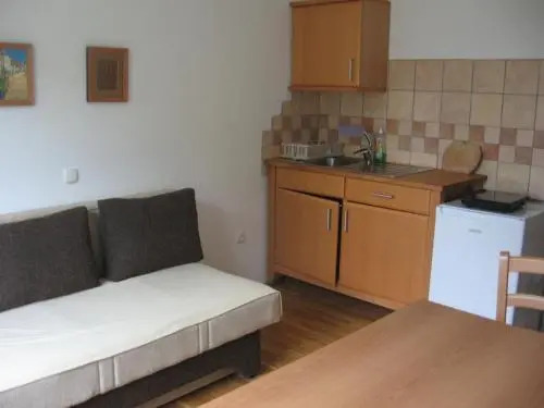 Rooms and Apartment Na poljani