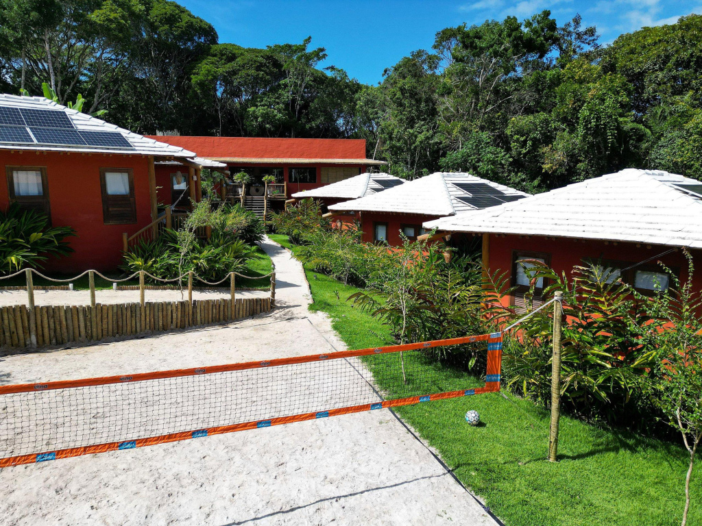 Boate Subterrânea, Beach Tennis & Bangalôs - Camareira e cozinheira incluso