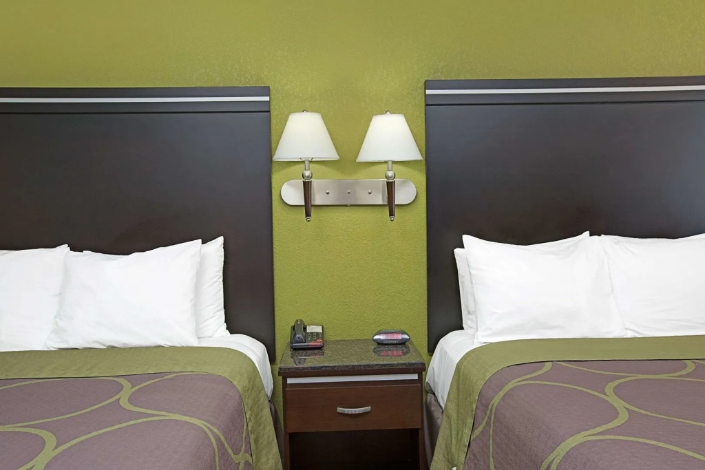 Elev8 Hotel Los Angeles, LAX