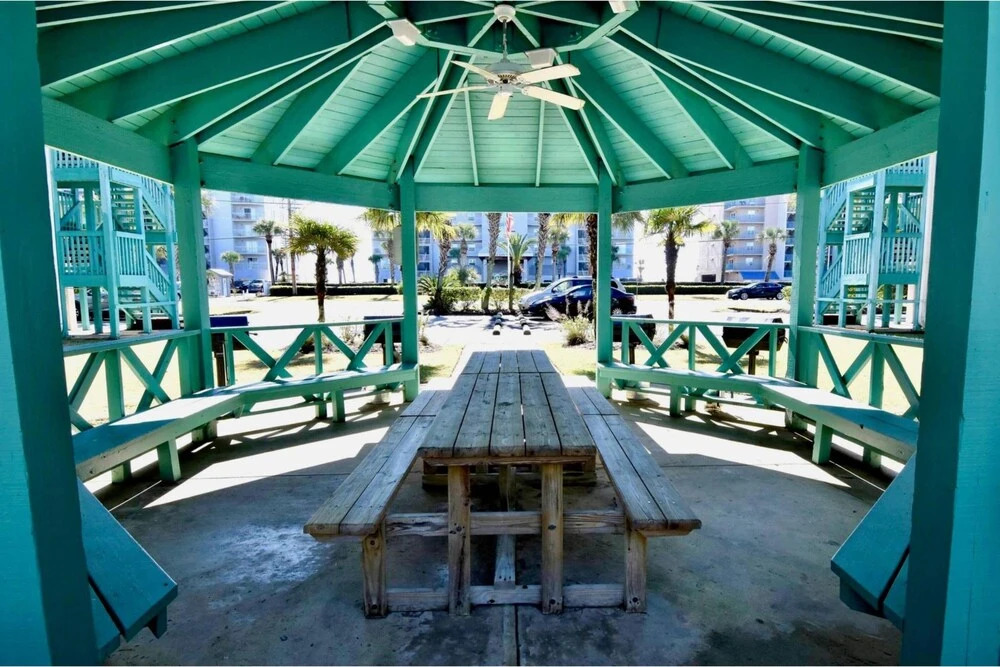 Sea Breeze 307 BY Bender Vacation Rentals