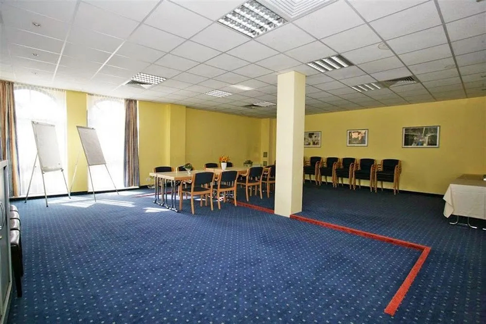 Stargaze Forum Hotel Düsseldorf-Hilden
