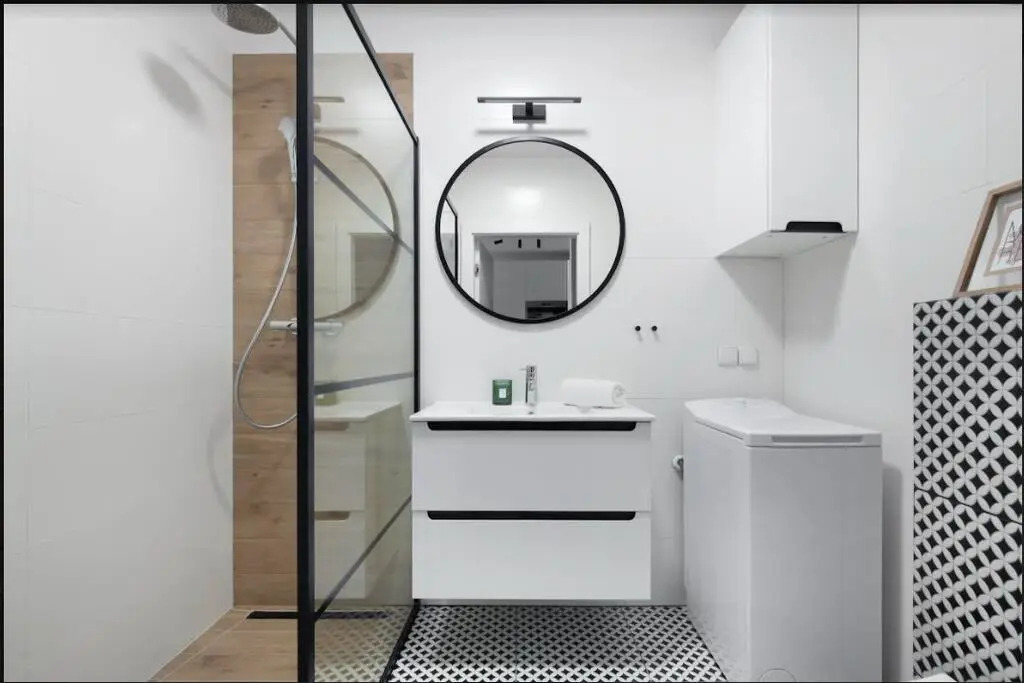Elite Apartments Loft| fitness   &  with balcony | CENTER