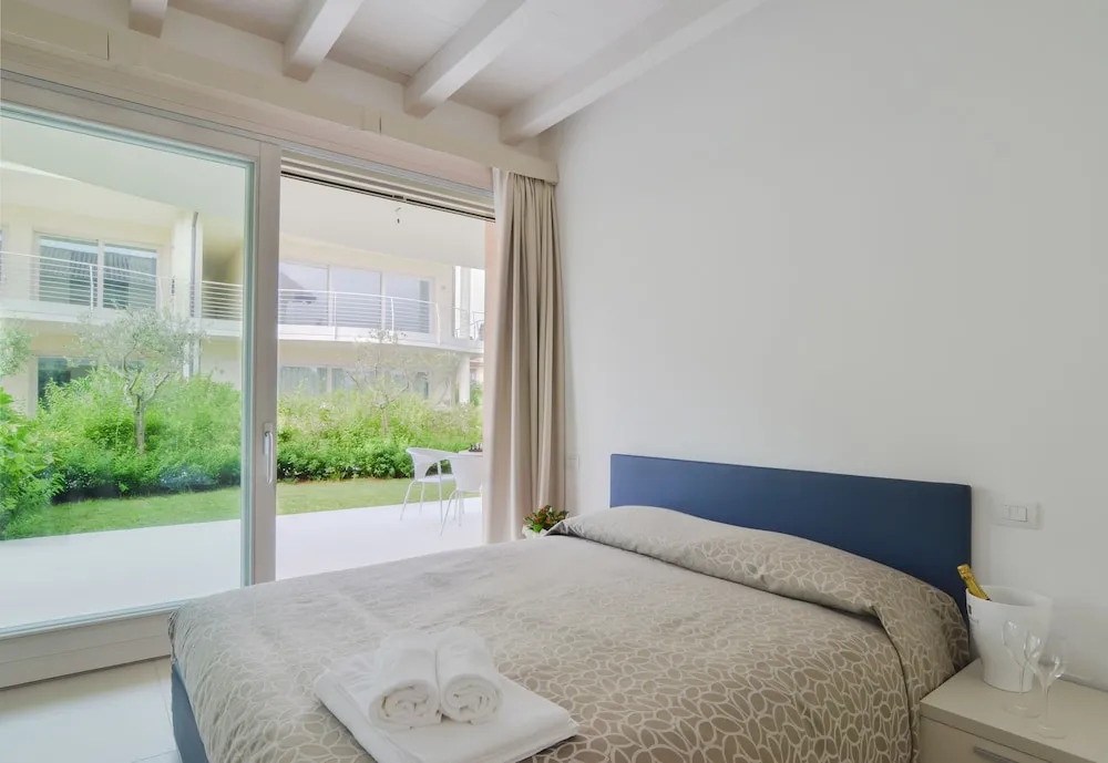 Sirmione Halldis Apartments