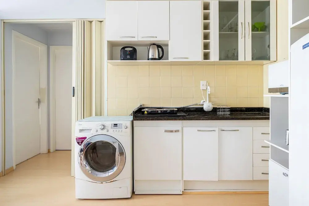 Well Equipped apt in BC Center 300m fr/ sea Ecp055