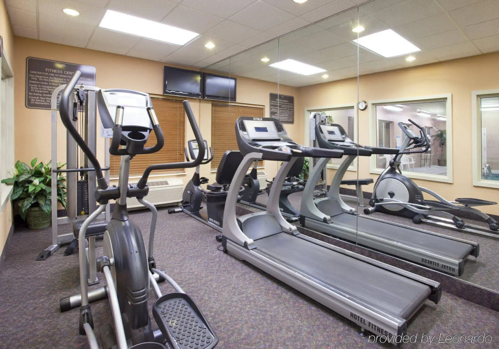 Holiday Inn Express Hotel & Suites Cincinnati-Blue Ash by IHG