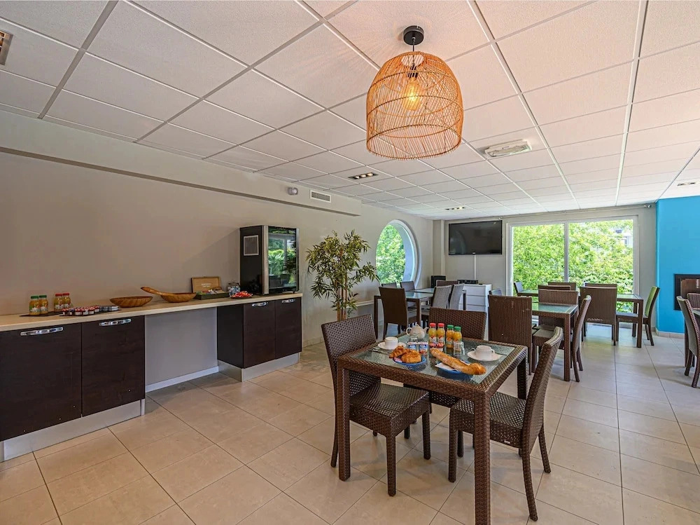 Spacious Stay for Two Near Vannes