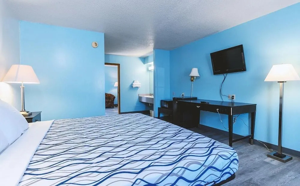 Blue Way Inn & Suites Wellington