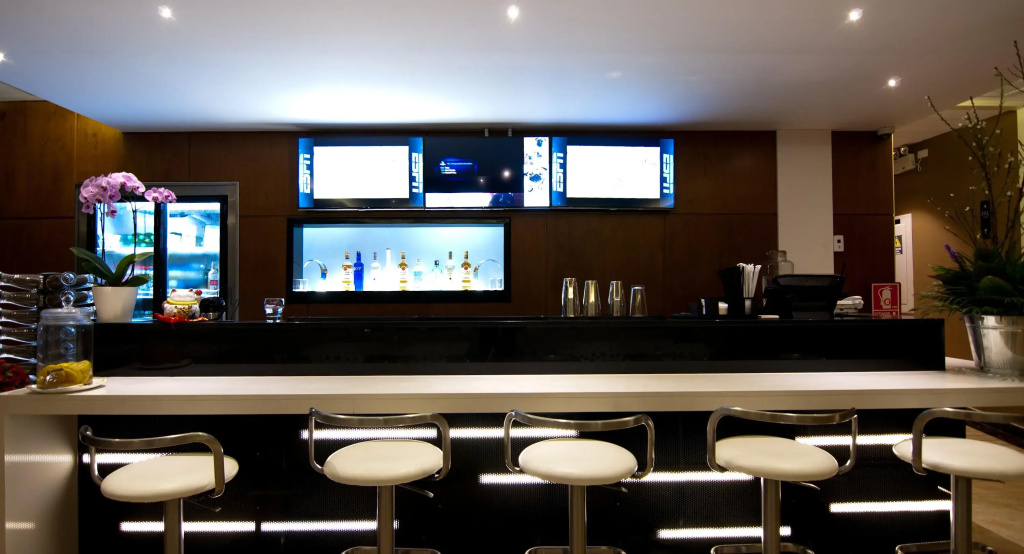 Lyz Business Hotel