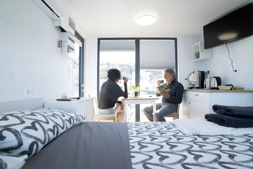ALMALO Floating House - Casa Galleggiante