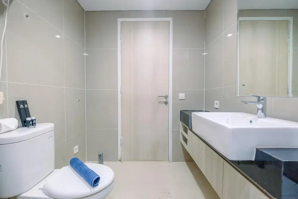 Fully Furnished With Cozy Design Studio Azalea Suites Apartment