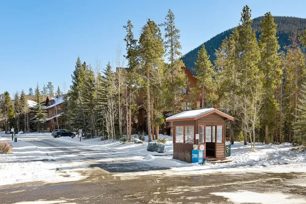 8758 Trappers Crossing 2 Bedroom Condo by RedAwning