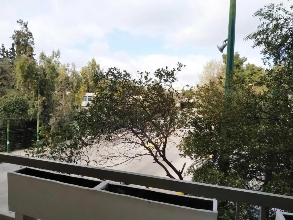 Fully renovated, family-friendly apartment, next to a huge green park, in Athens center