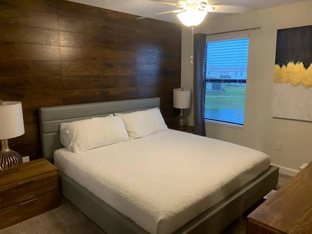 Gorgeous Single Home With Pool and Game Room Sl2953