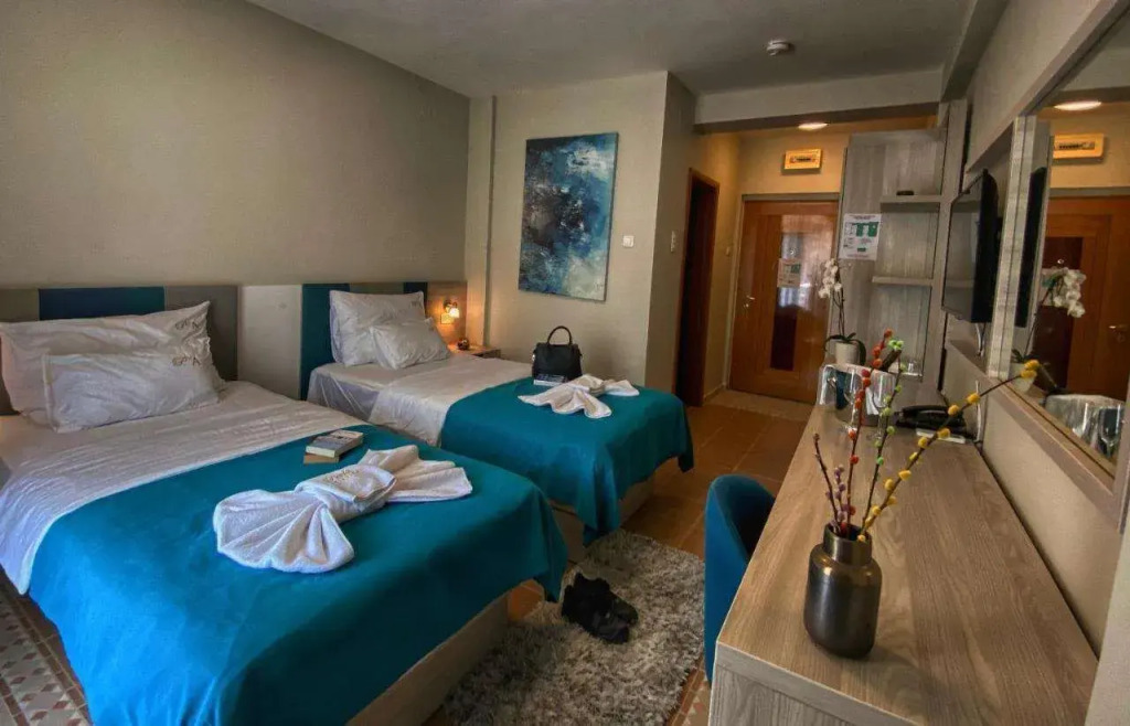 Montebay Perla