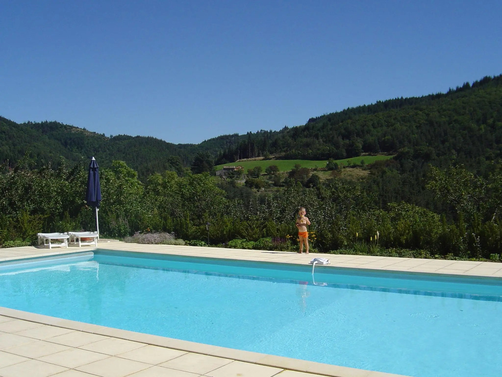 Apartment in a castle with garden and swimming pool