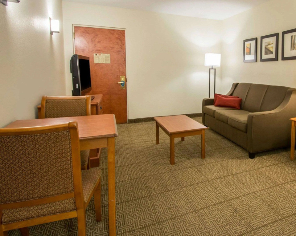Comfort Suites Fort Pierce I-95