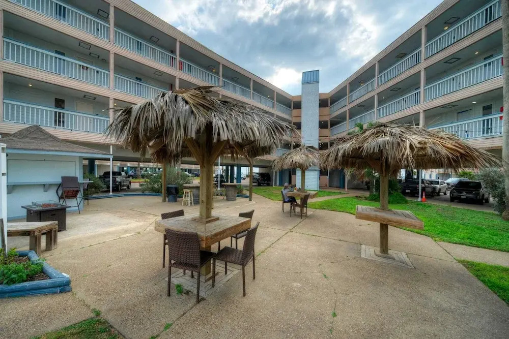 Private Balcony w/ Ocean View Pool & Hot Tub Access Ocean Echo by Avantstay