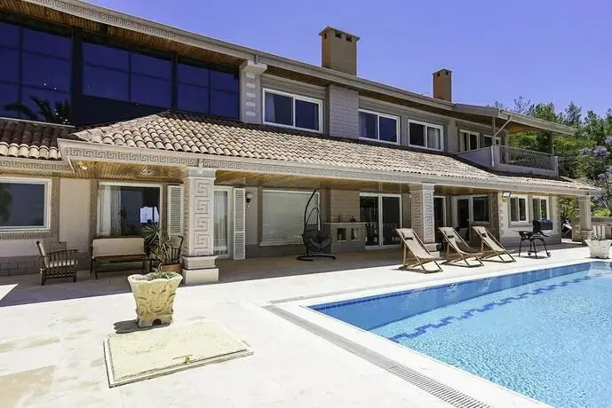 Sea View Terrace Big Villa w Pool 5 Min to Beach(Plaja 5 Dakika Mesafede Deniz Manzaralı Teraslı Havuzlu Büyük Villa)