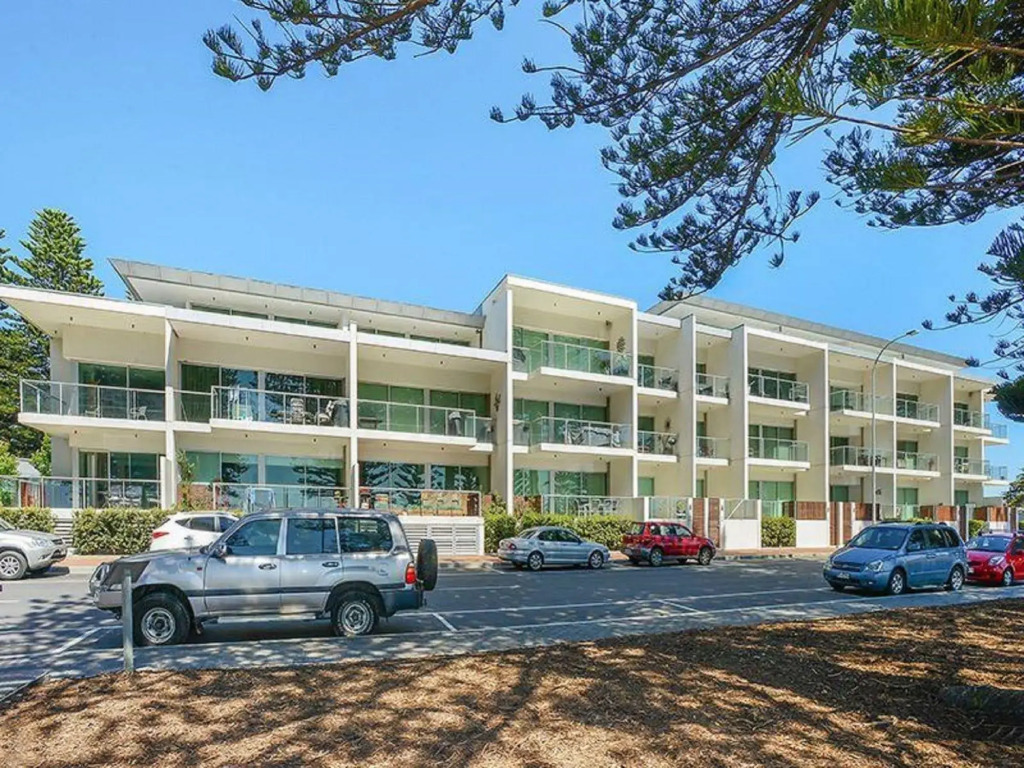 Breeze Beachfront Apartment