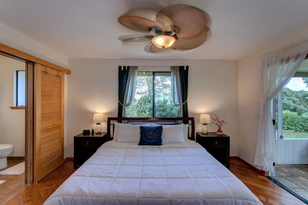 Hamakua Pukana La Hale 3 Bedroom Home by RedAwning