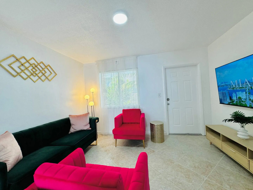Miami Magic Cozy 2-bedroom Getaway in the City