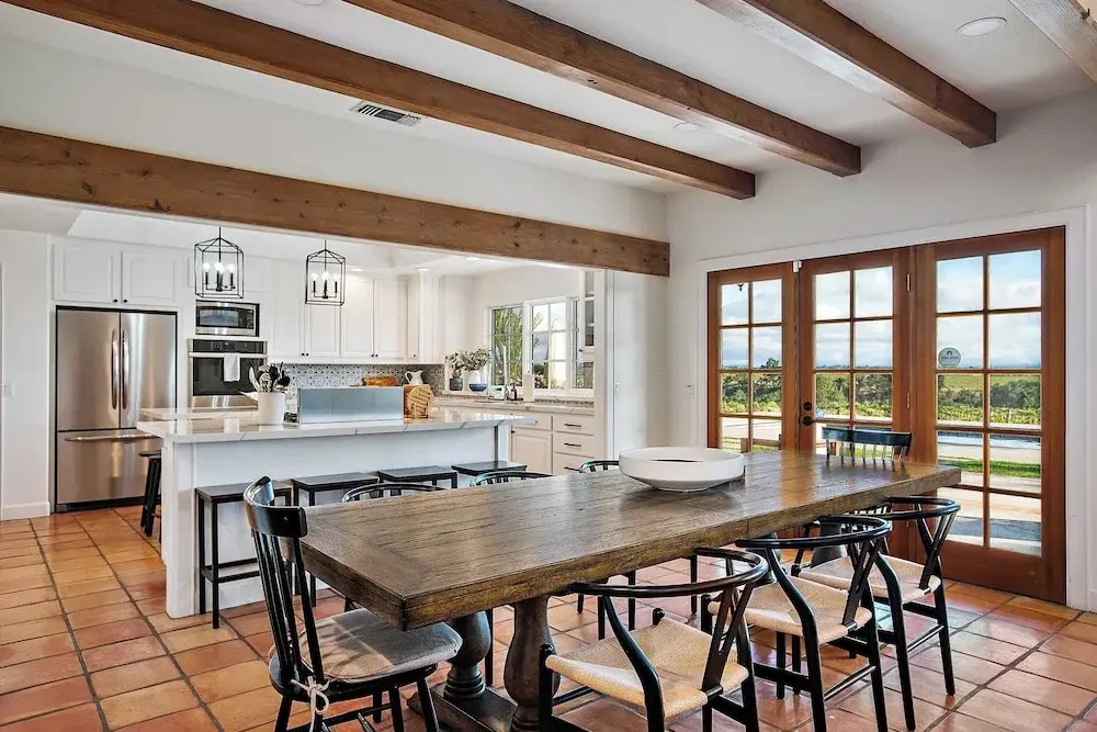 40-acre Wine Trail Estate Vineyard Views, Pool, Hottub Wellsona by Avantstay