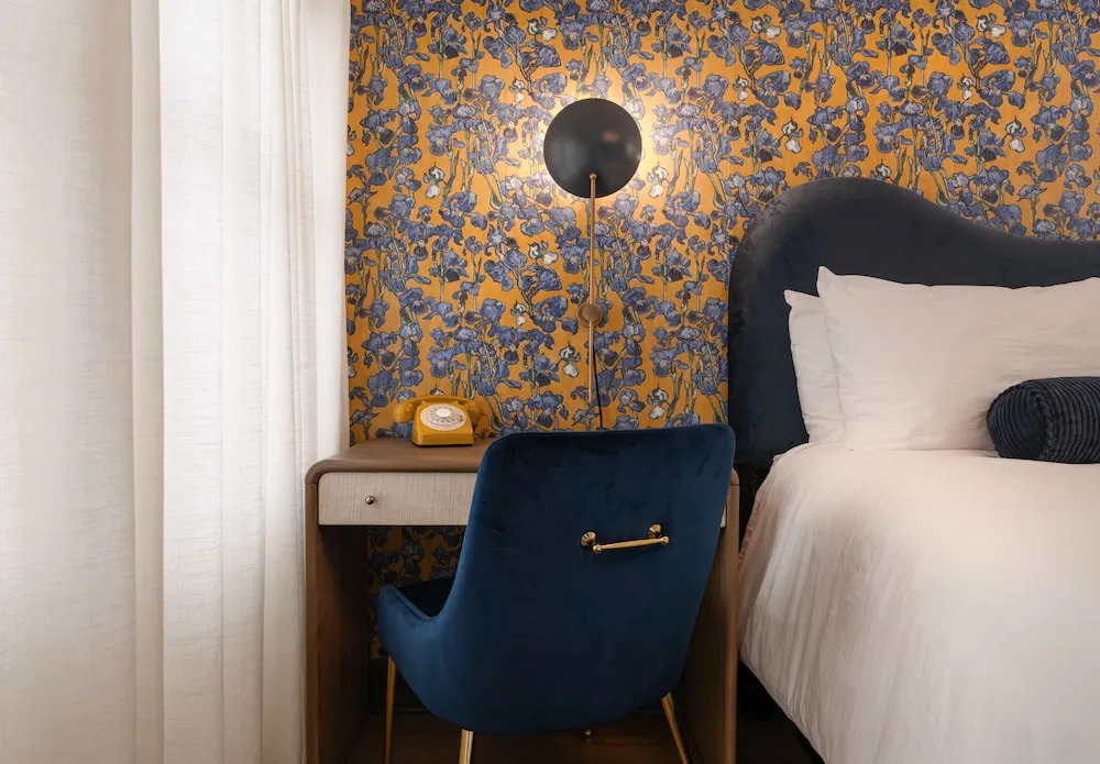 Petit Soleil - Bed, Breakfast and Bar
