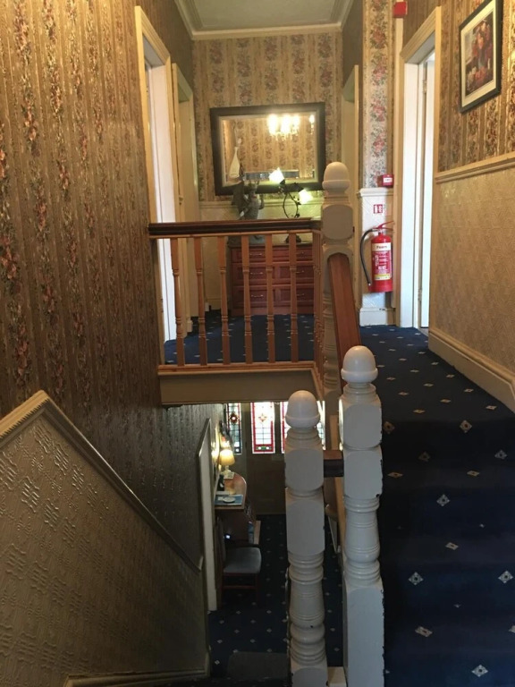 Hillcrest Guest House