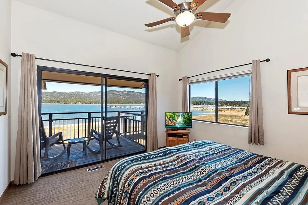 055 - Lakefront Ski Getaway
