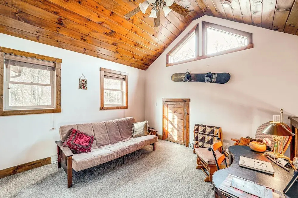 1 Mi to Beech Mtn Skiing: Family Cabin w/ Fire Pit