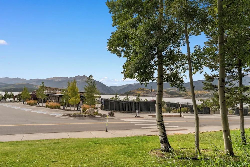 Lake Cliffe #108, Building F