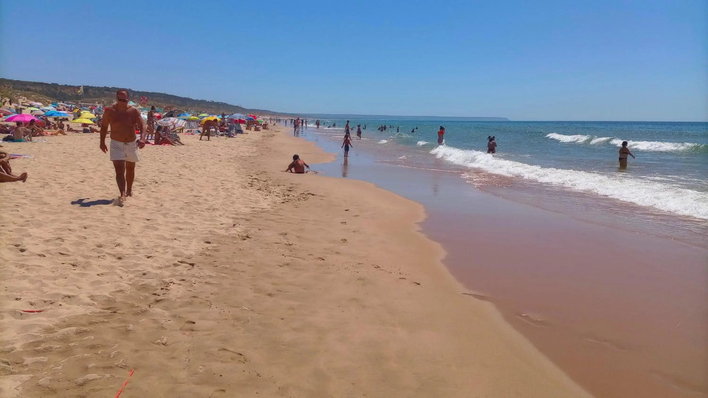 Sesimbra Oceanview Luxury Duplex with Pool & Gym near Lisbon
