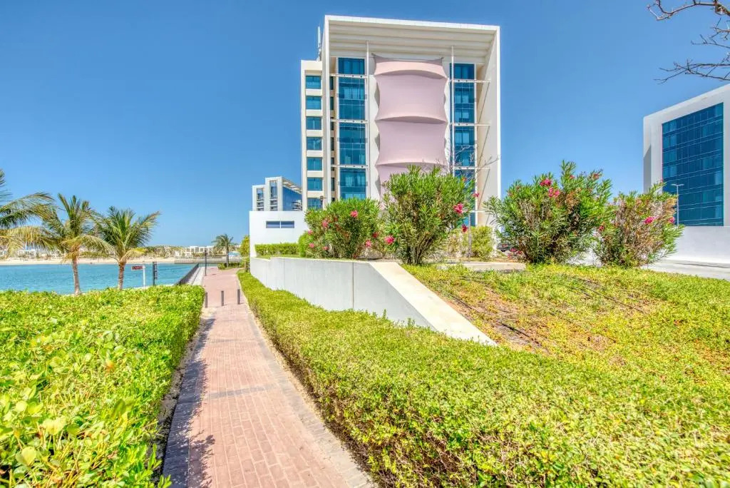 RH- Lagoon Apartments in Ras Al Khaimah, Sunny 3BR near public beach