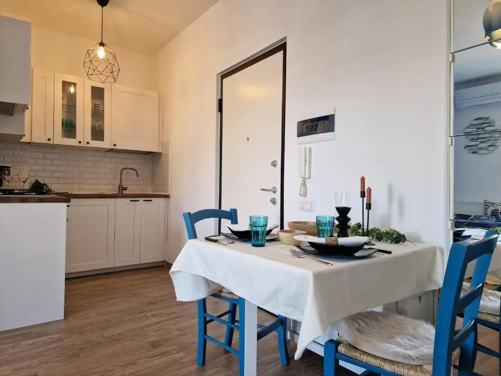 650 metri dal Mare - WiFi - Terrazzo - Piscina - A/C
