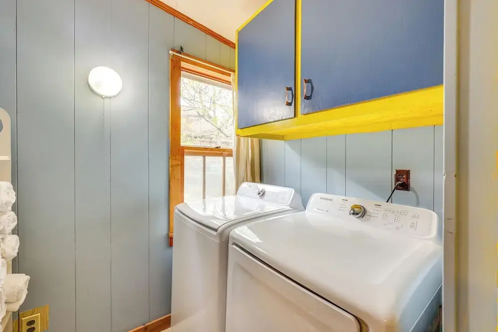 Eureka Springs Vacation Rental < Half-mi to Dtwn!