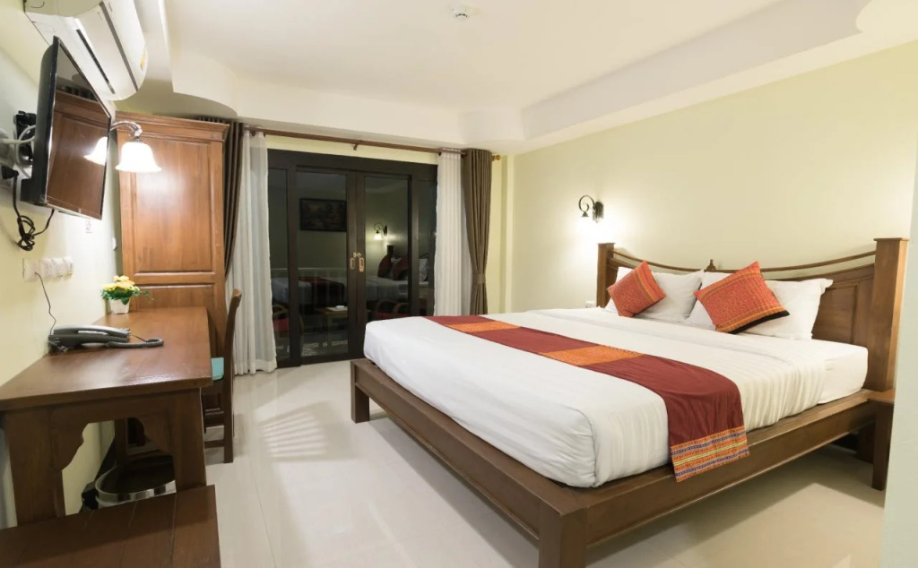 Riverside House Hotel