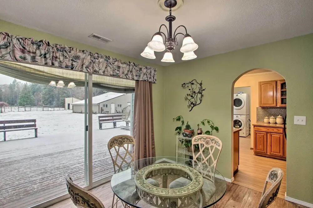 Packwood Getaway w/ Game Room, Grill & Patio