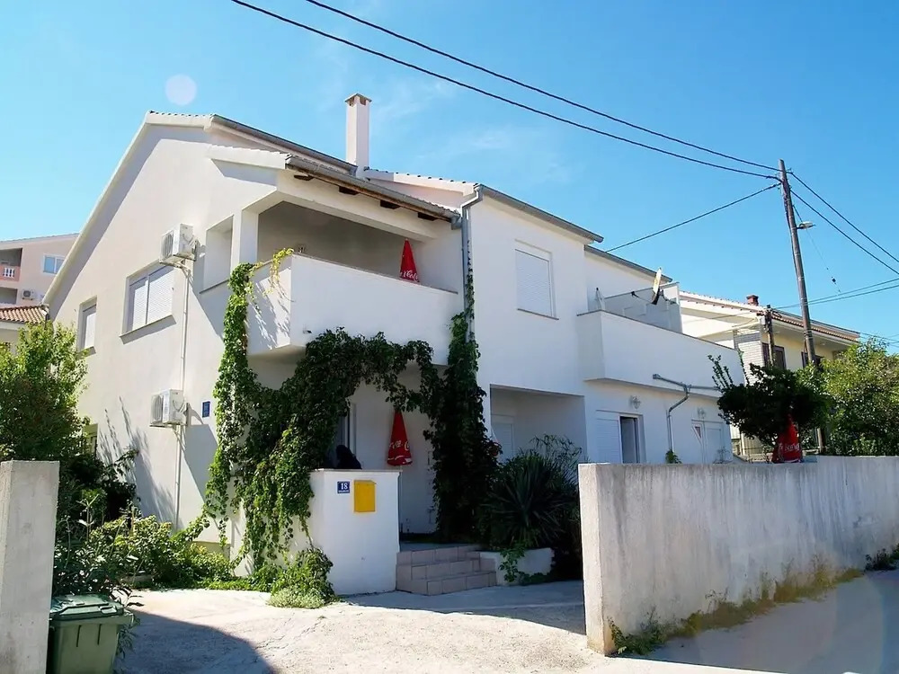 Nearby Beach, Apartment Leda In Center