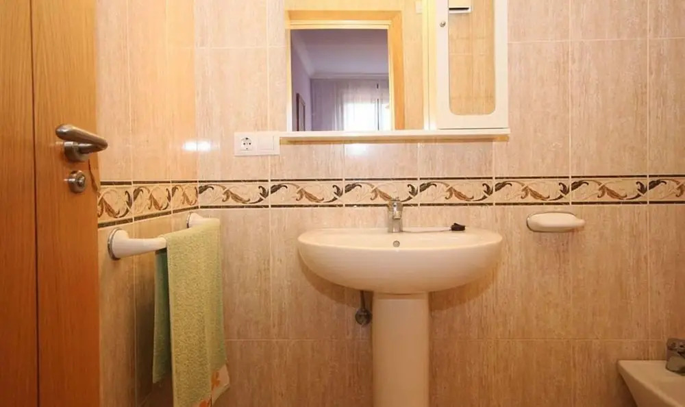 Apartment - 3 Bedrooms with Sea views - 107773