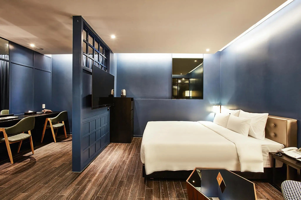Hotel Wanted