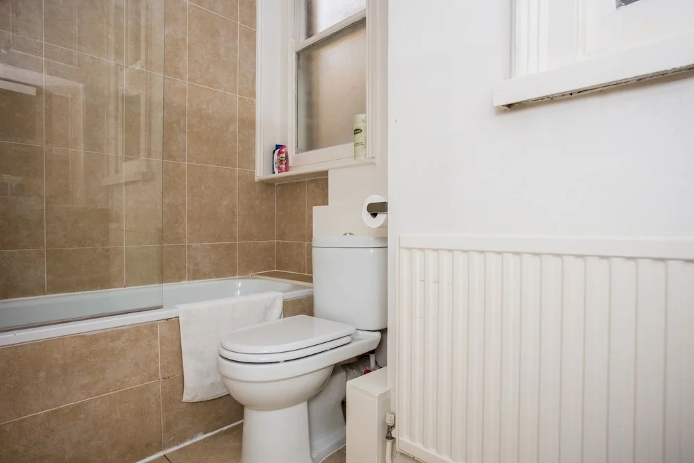 3 Bedroom Apartment by Battersea Park