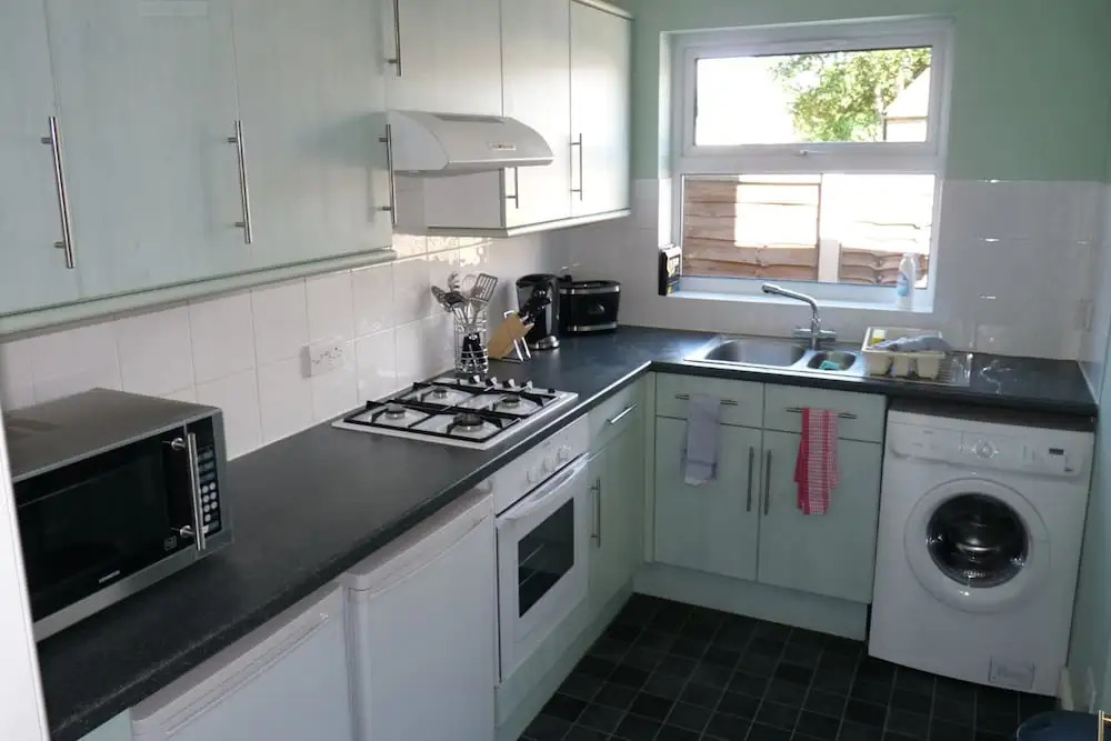 Friars Walk houses with 2 bedrooms, 2 bathrooms, fast Wi-Fi and private parking