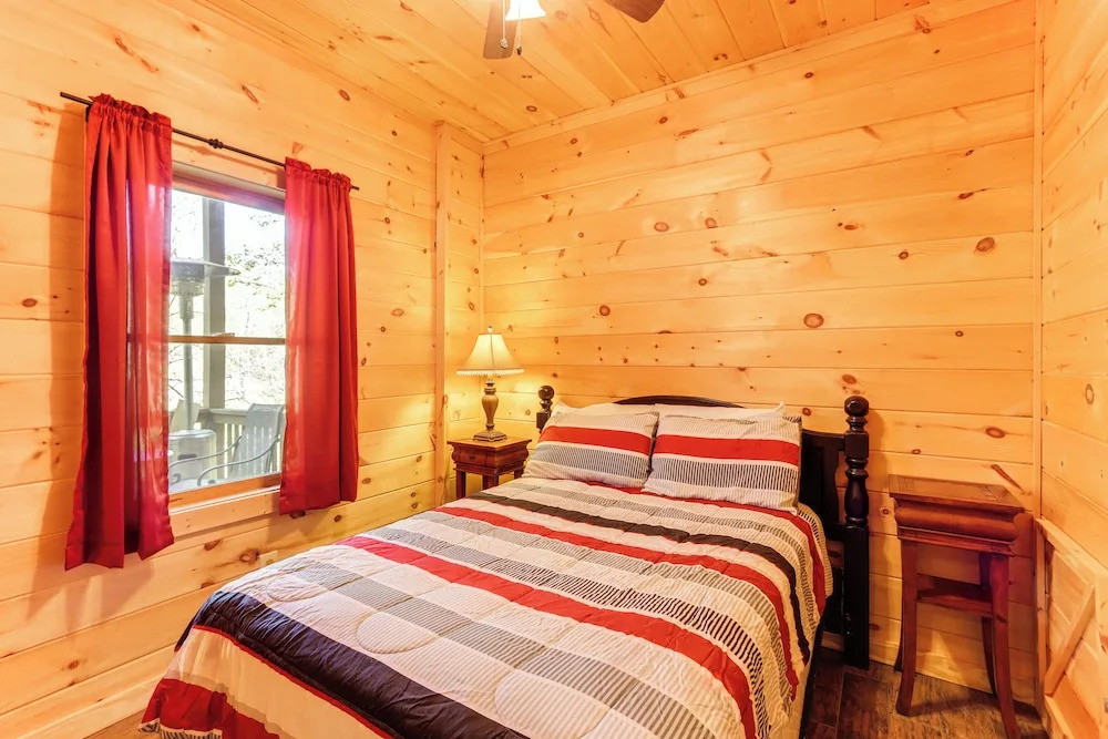Pet-friendly Ellijay Vacation Rental w/ Hot Tub!