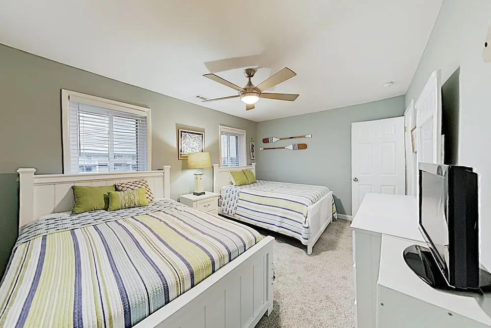 New Listing! Jinks Creek Beach W/ Pool 2 Bedroom Condo