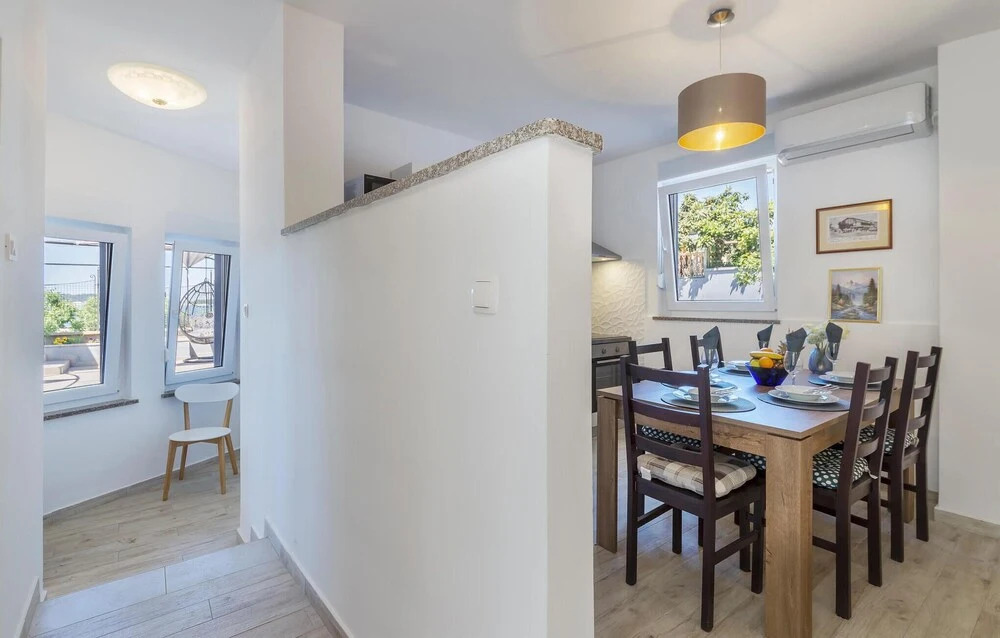 Nice Apartment in Pula With Wifi and 2 Bedrooms