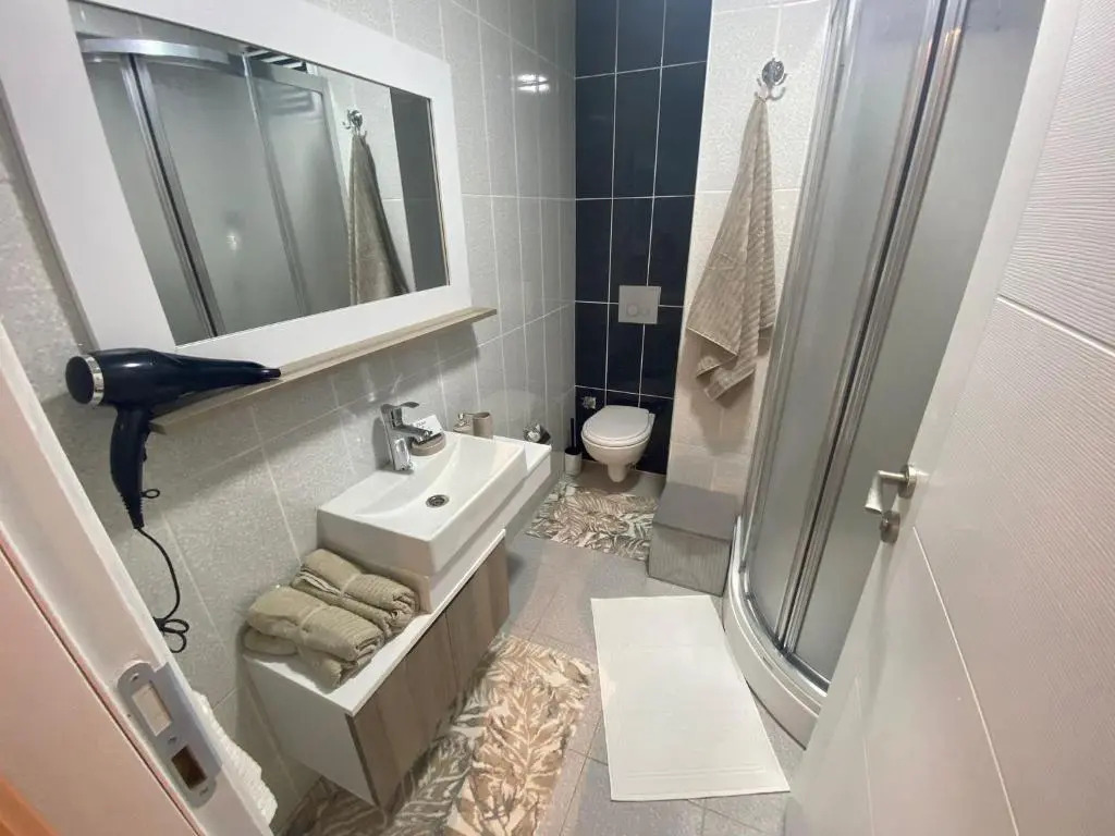 1-bedroom, nearby services, park, free wifi, free parking - MK1